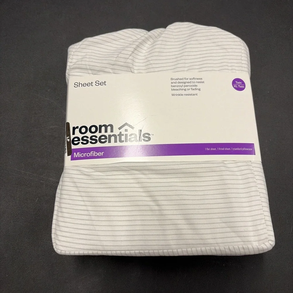 Room Essentials Twin Or XL Twin Size Bed Sheet Set, White W Gray Stripes 20611